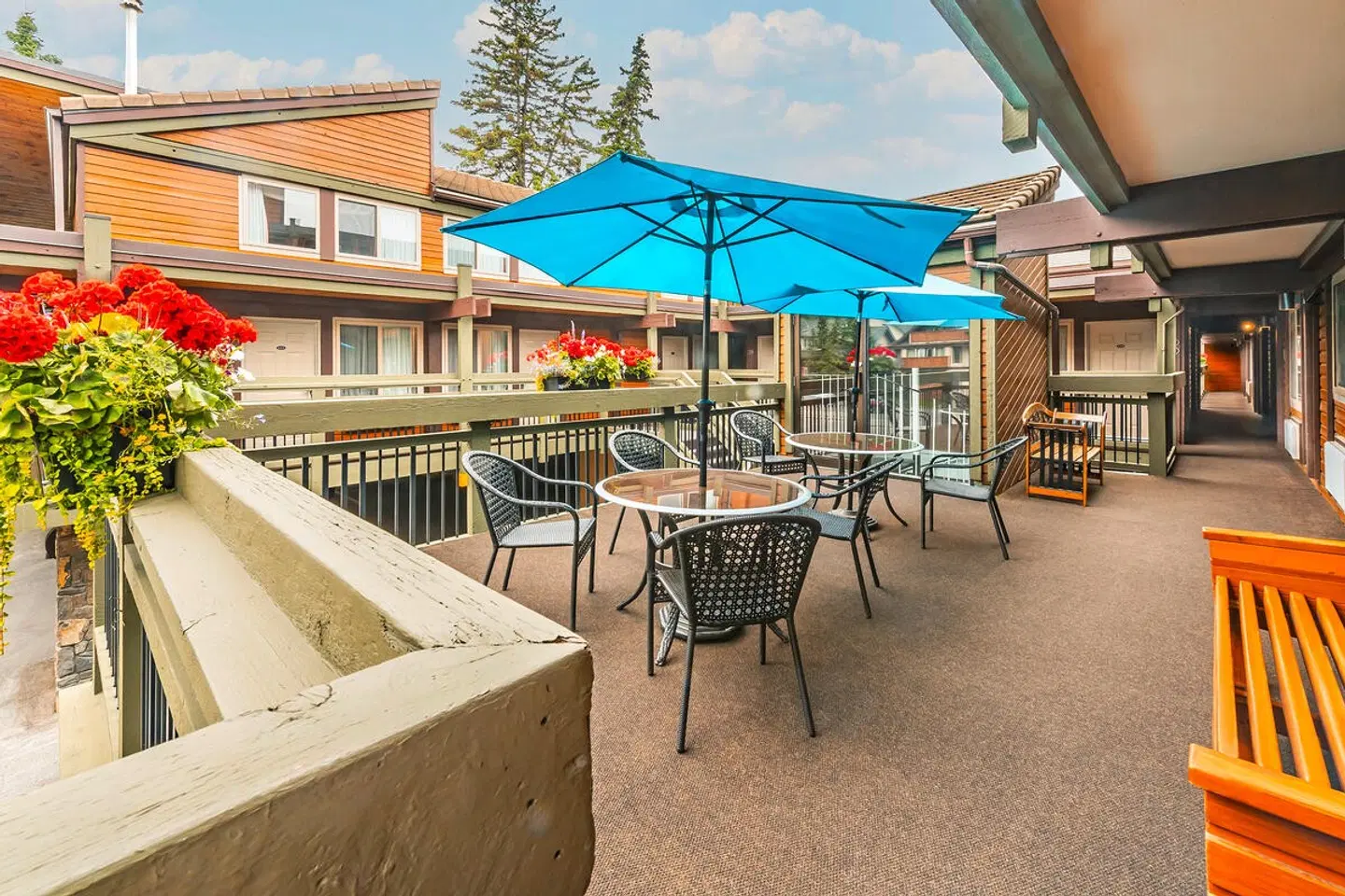 Charltons Banff Terrasse