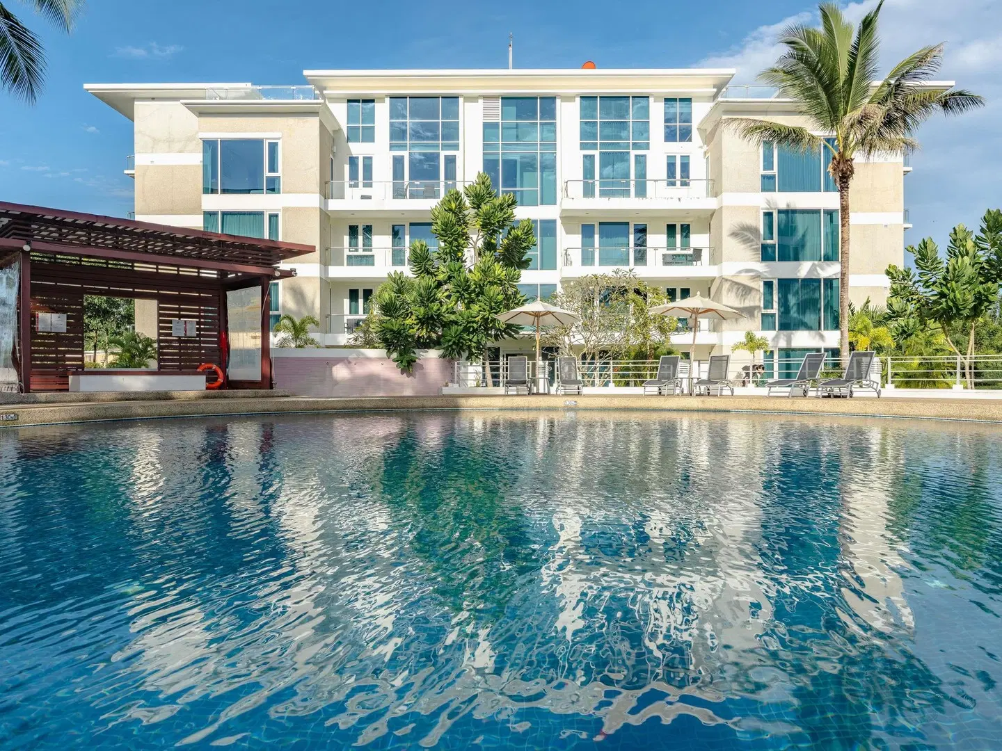 Splash Beach Resort EXTERIOR
