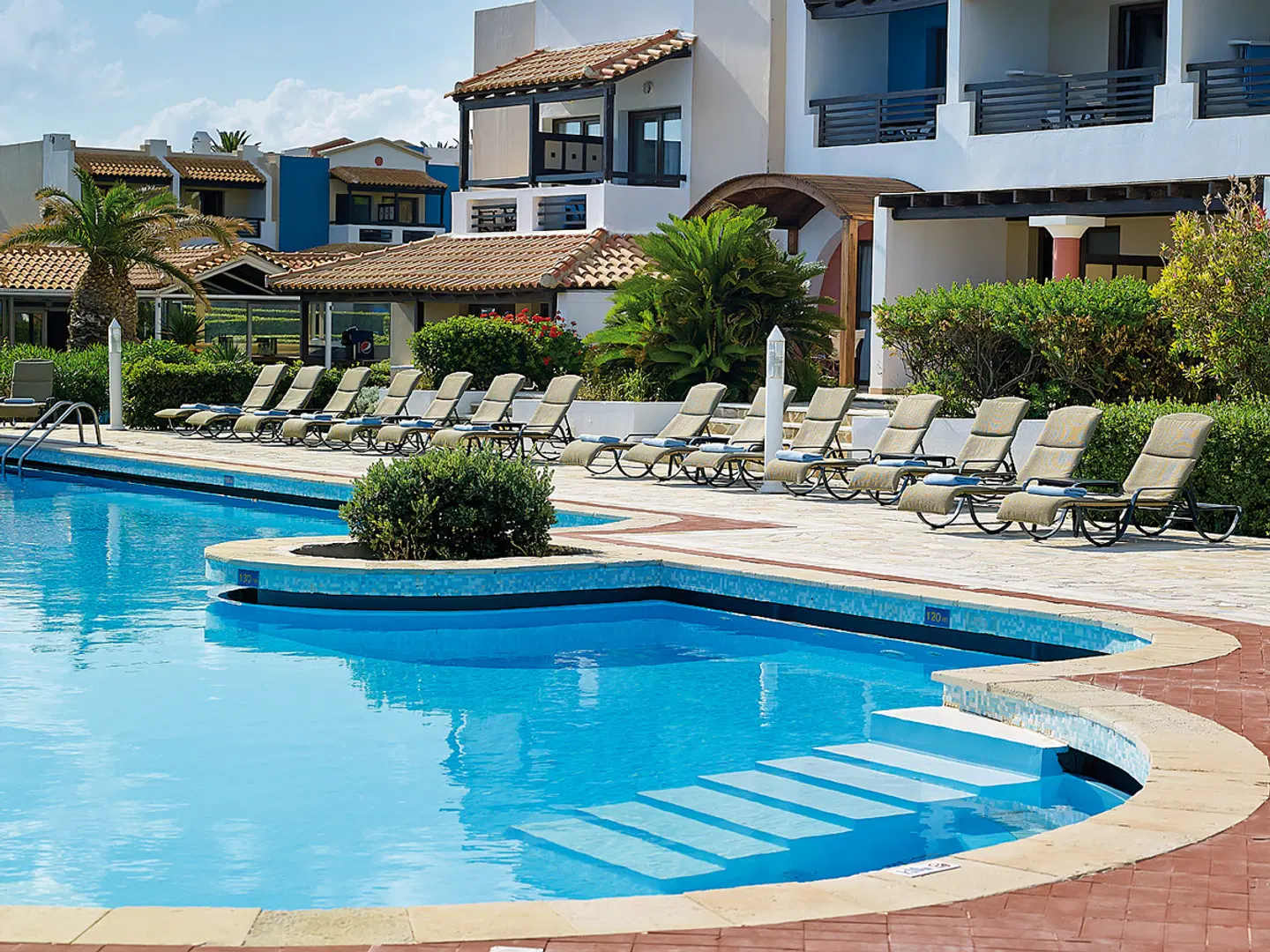 Knossos Royal Resort OUTDOOR_POOL