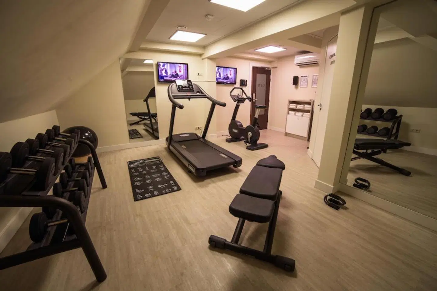 Notting Hill SPORTS_AND_LEISURE