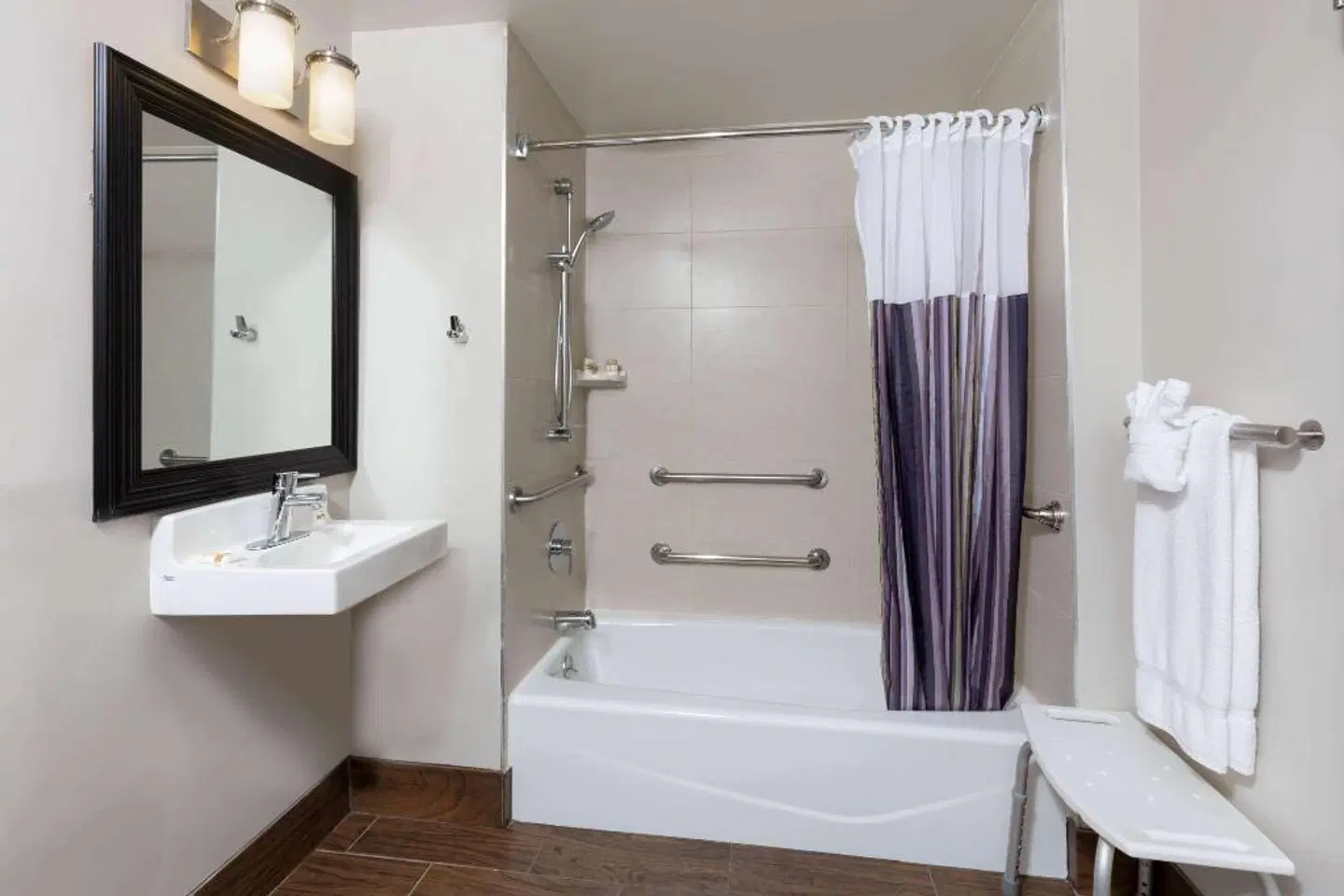 La Quinta Inn & Suites by Wyndham New York City Central Park Badezimmer