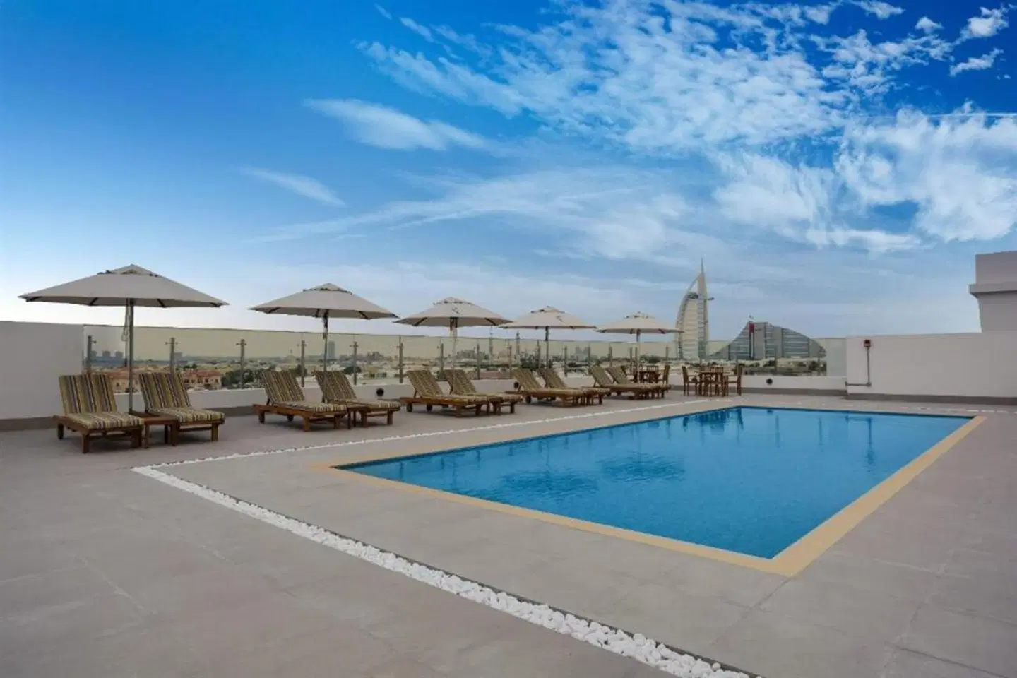 Lemon Tree Hotel, Dubai OUTDOOR_POOL