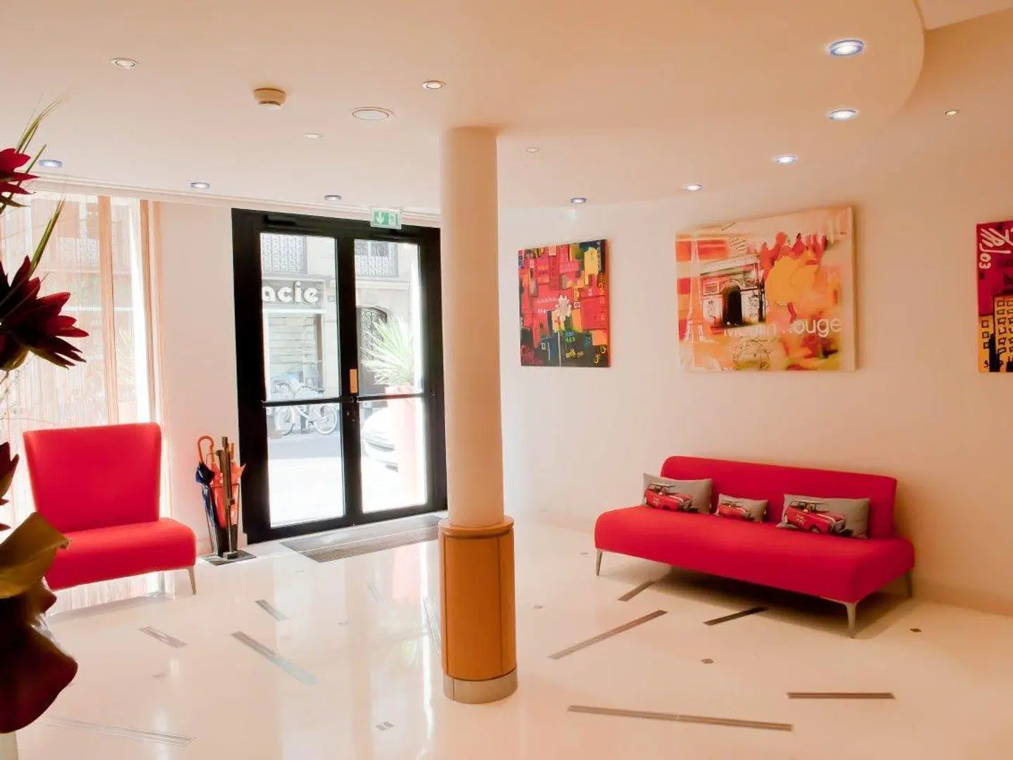 Westside Arc de Triomphe LOUNGE_LOBBY