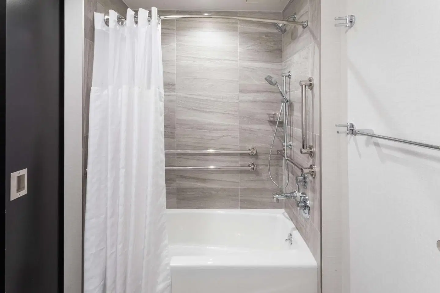 DoubleTree by Hilton New York Times Square South Badezimmer