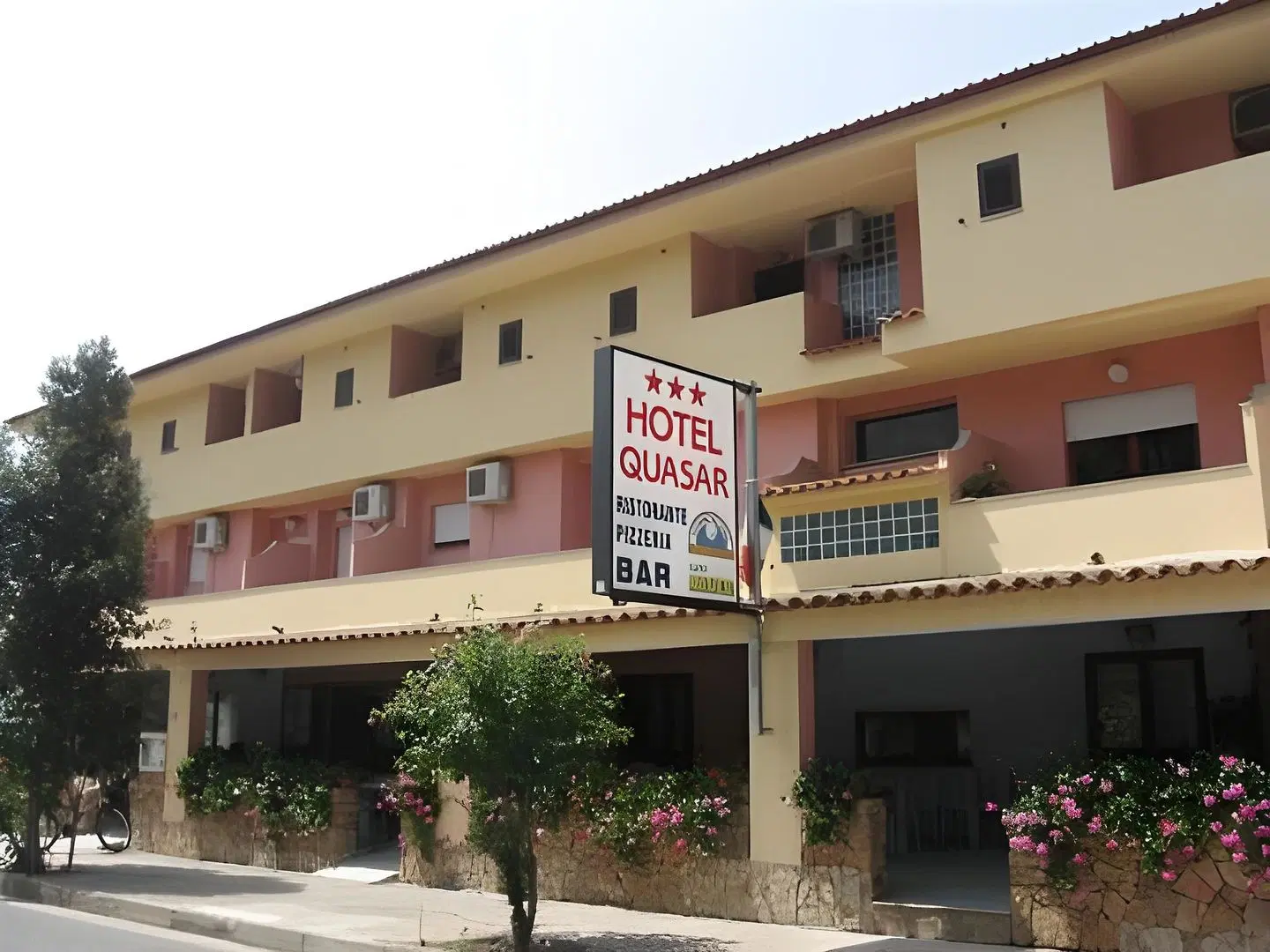 Quasar EXTERIOR