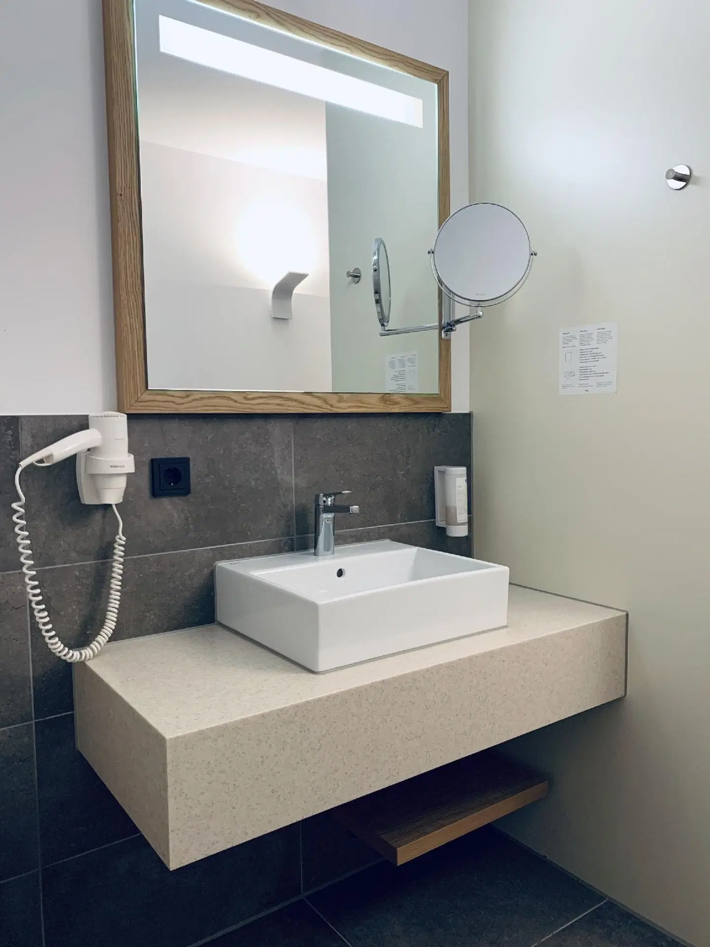 Stadthotel Kachelofen Badezimmer