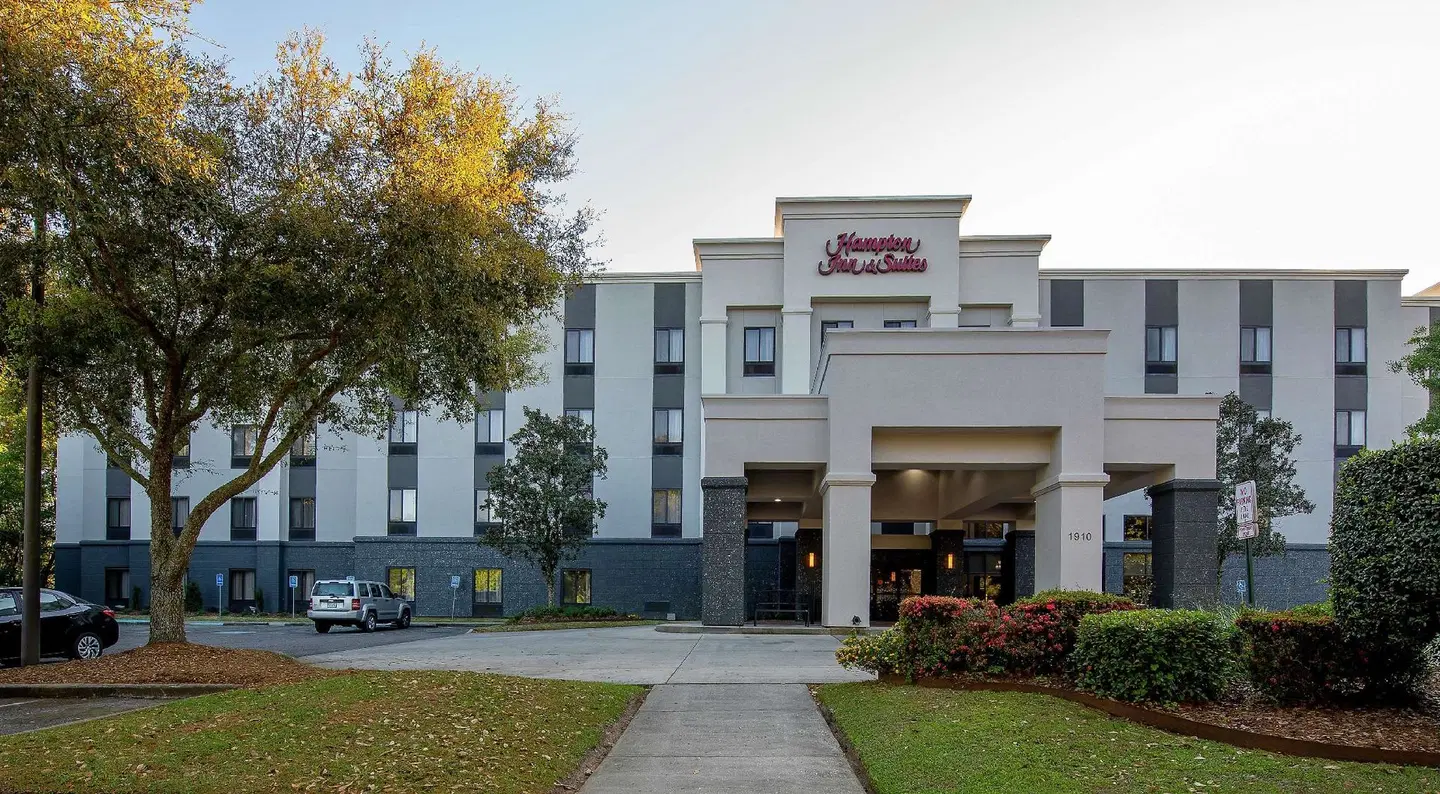 Hampton Inn & Suites Lafayette EXTERIOR