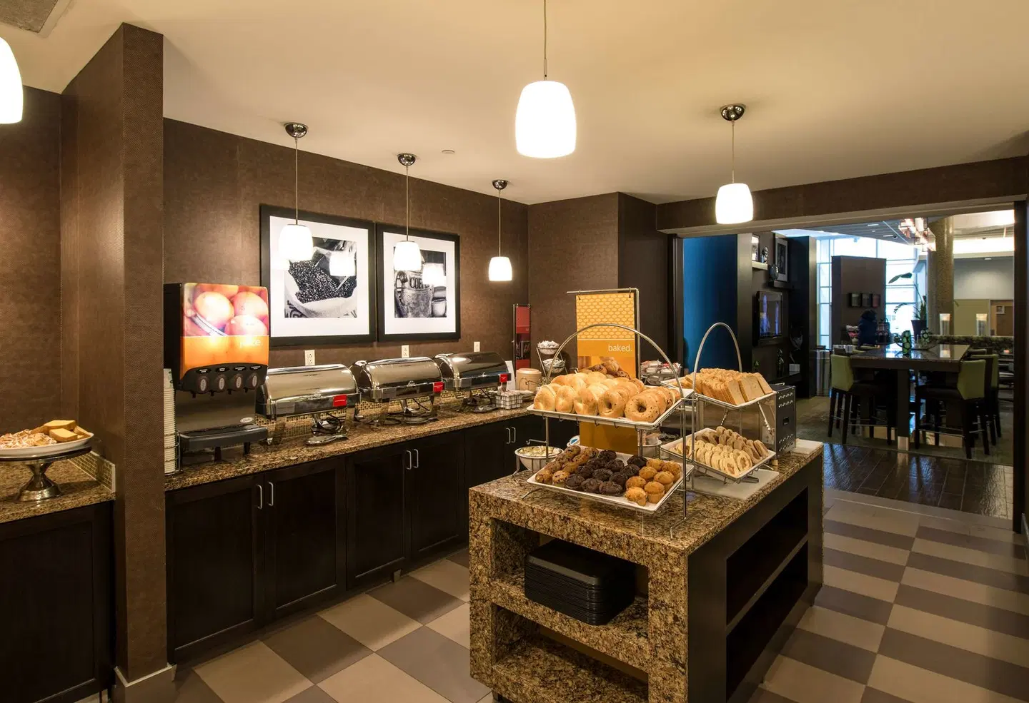 Hampton Inn & Suites Boston Crosstown Center Restaurant