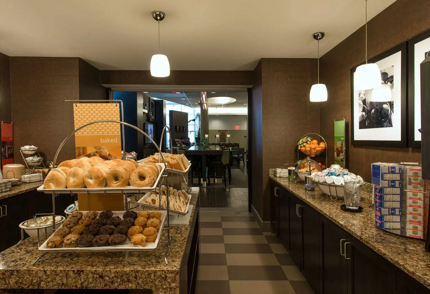Hampton Inn & Suites Boston Crosstown Center Restaurant