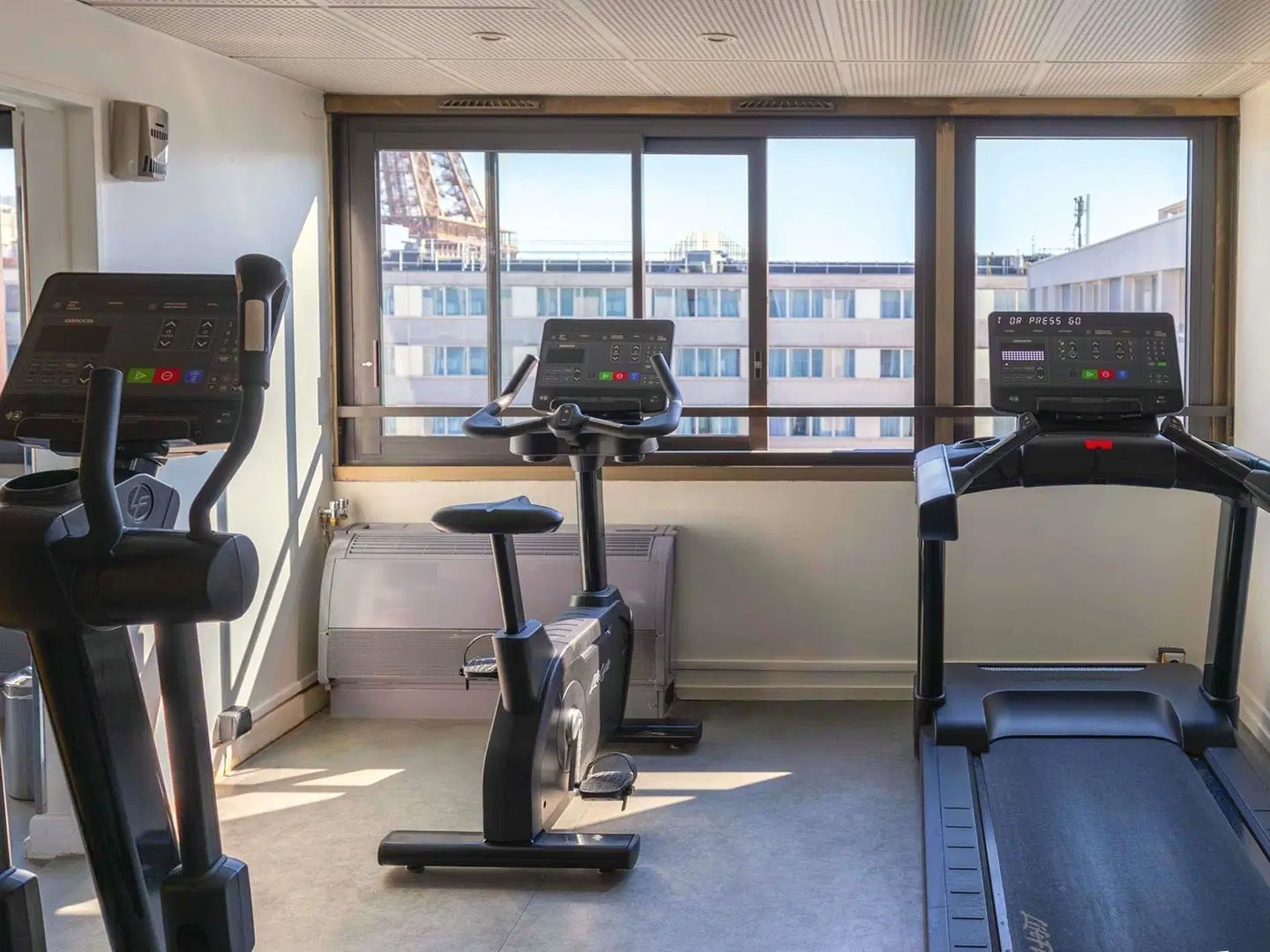 Mercure Paris Centre Eiffel Tower Hotel SPORTS_AND_LEISURE