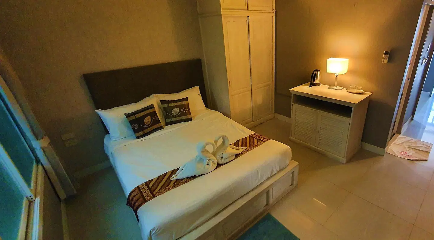 Lenny's ROOM_EXAMPLE