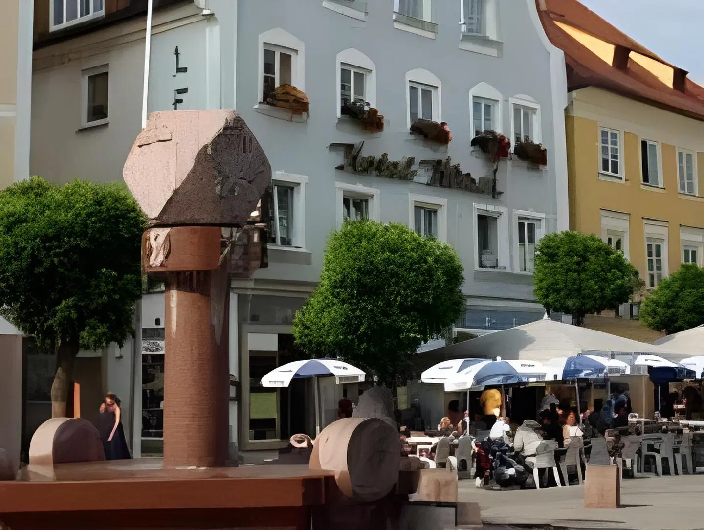 Hirsch EXTERIOR
