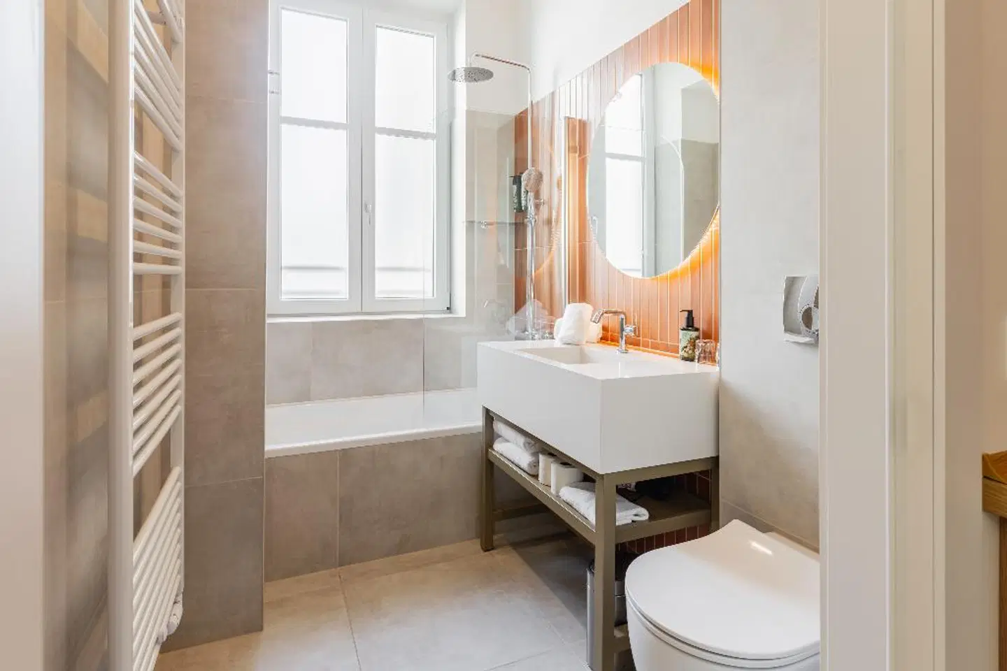FortyPlusOne Hotel Badezimmer