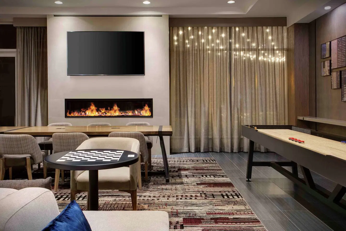 DoubleTree by Hilton Chicago Midway Airport ROOM_EXAMPLE