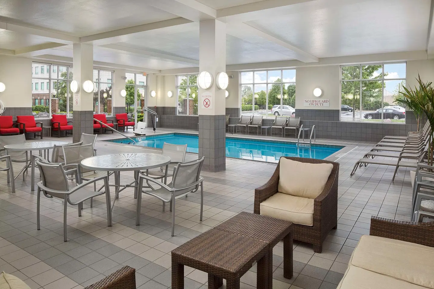 DoubleTree by Hilton Chicago Midway Airport Hallenbad