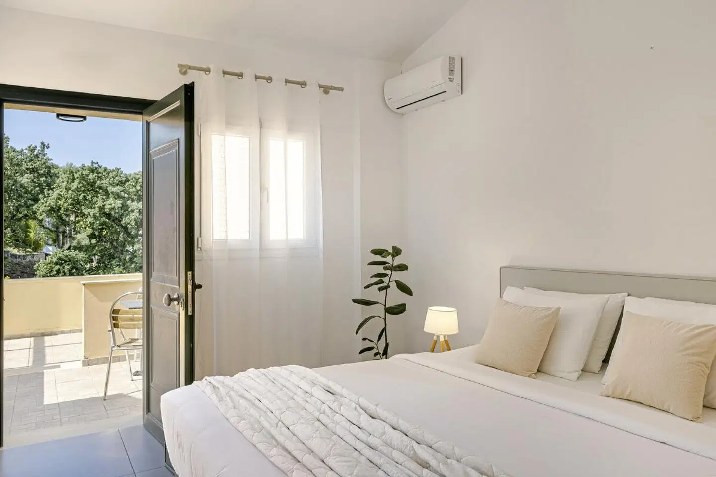 Century Resort ROOM_EXAMPLE