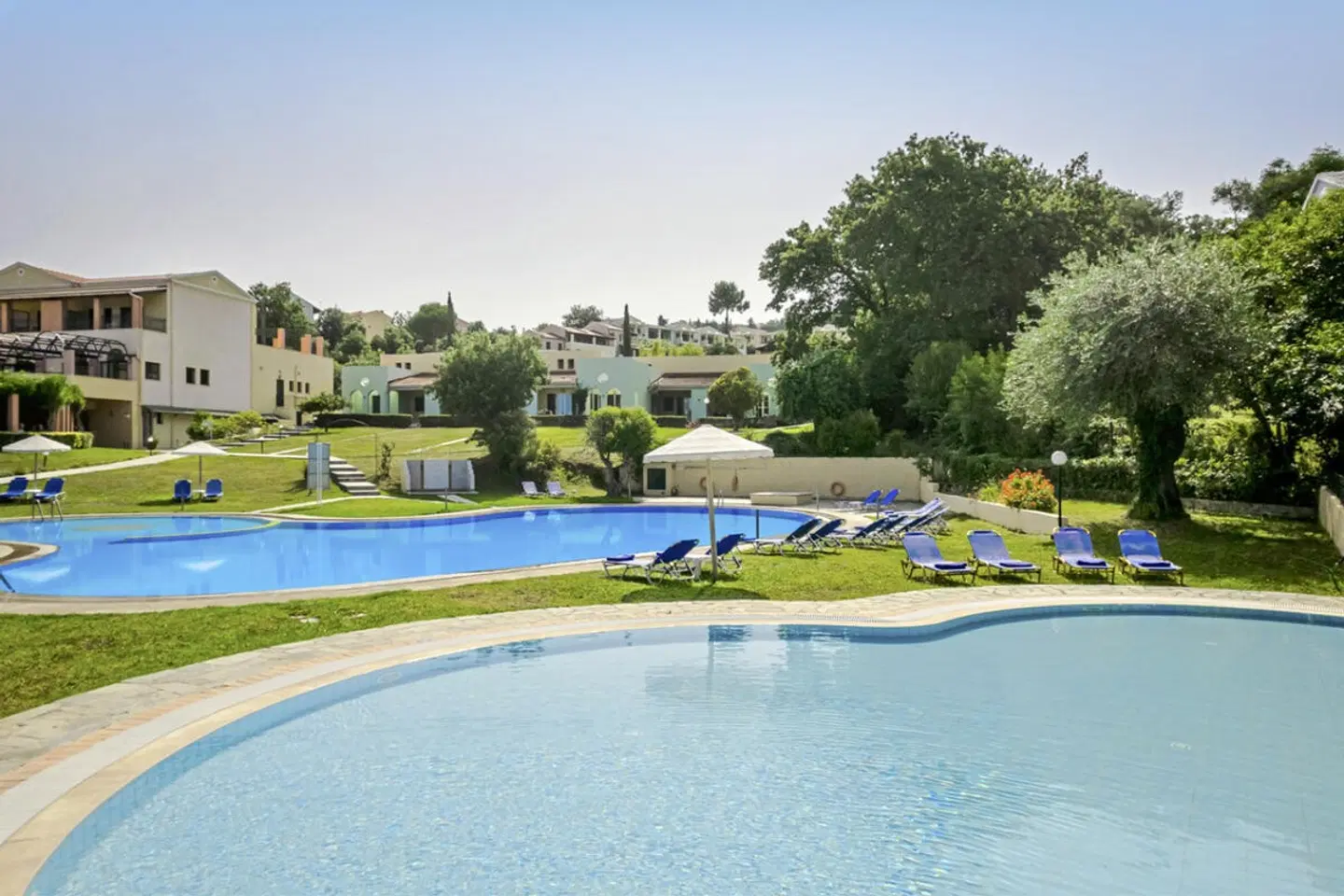 Century Resort OUTDOOR_POOL
