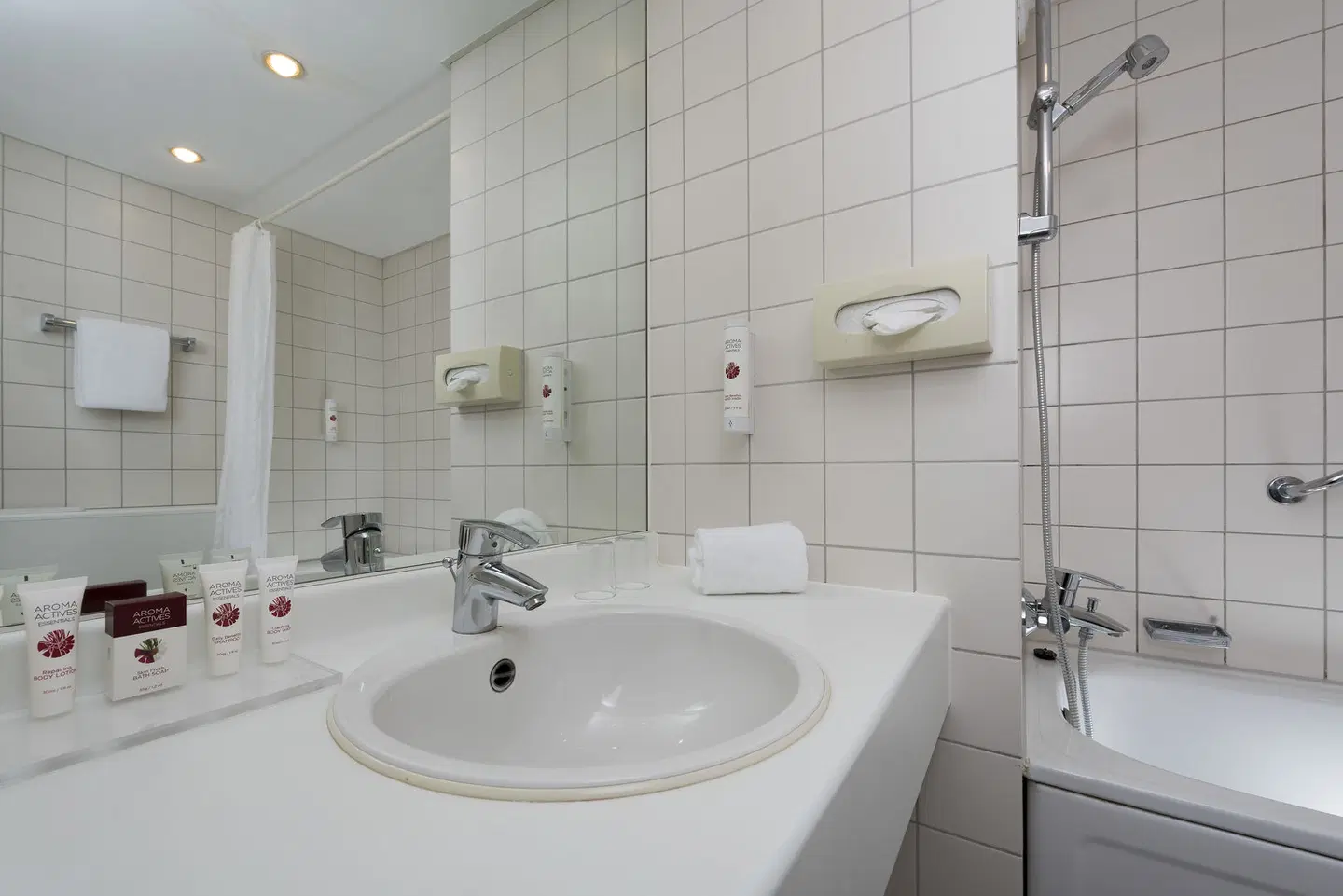 Sunday Hotel Flensburg Badezimmer