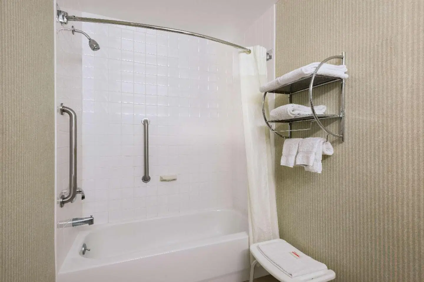 Days Inn by Wyndham Rutland/Killington Area Badezimmer