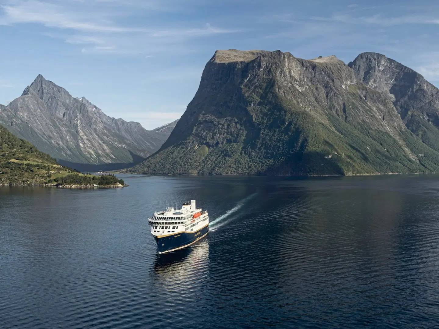 Havila Voyages Bergen-Kirkenes-Bergen im Sommer LANDSCAPE