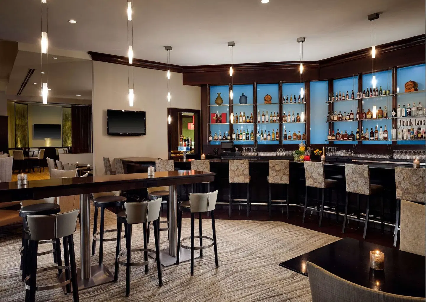 Hilton Rosemont Chicago O'Hare Bar