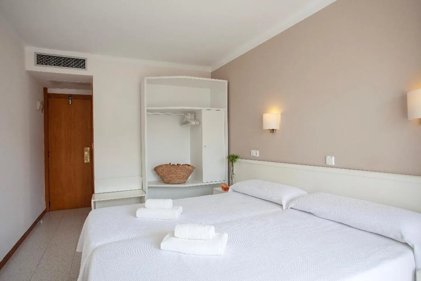 Residencia Sutimar Hostal ROOM_EXAMPLE