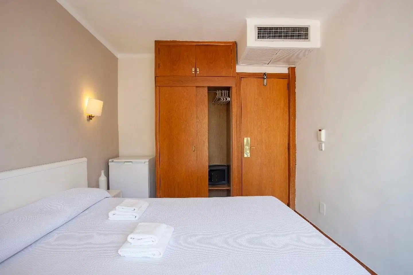 Residencia Sutimar Hostal ROOM_EXAMPLE