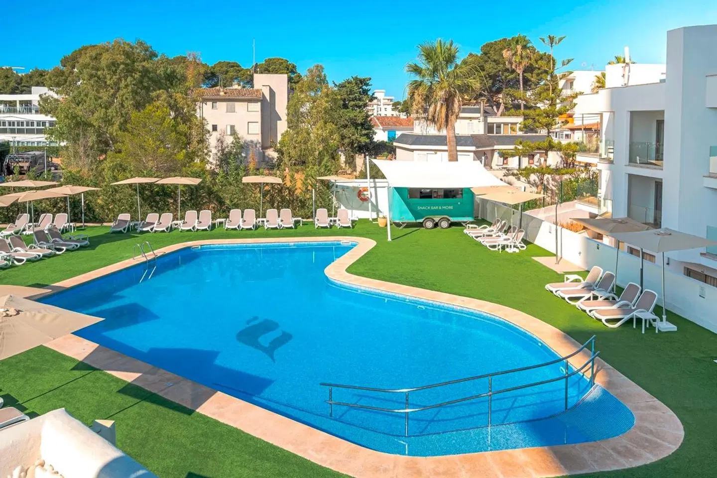 THB Maria Isabel OUTDOOR_POOL
