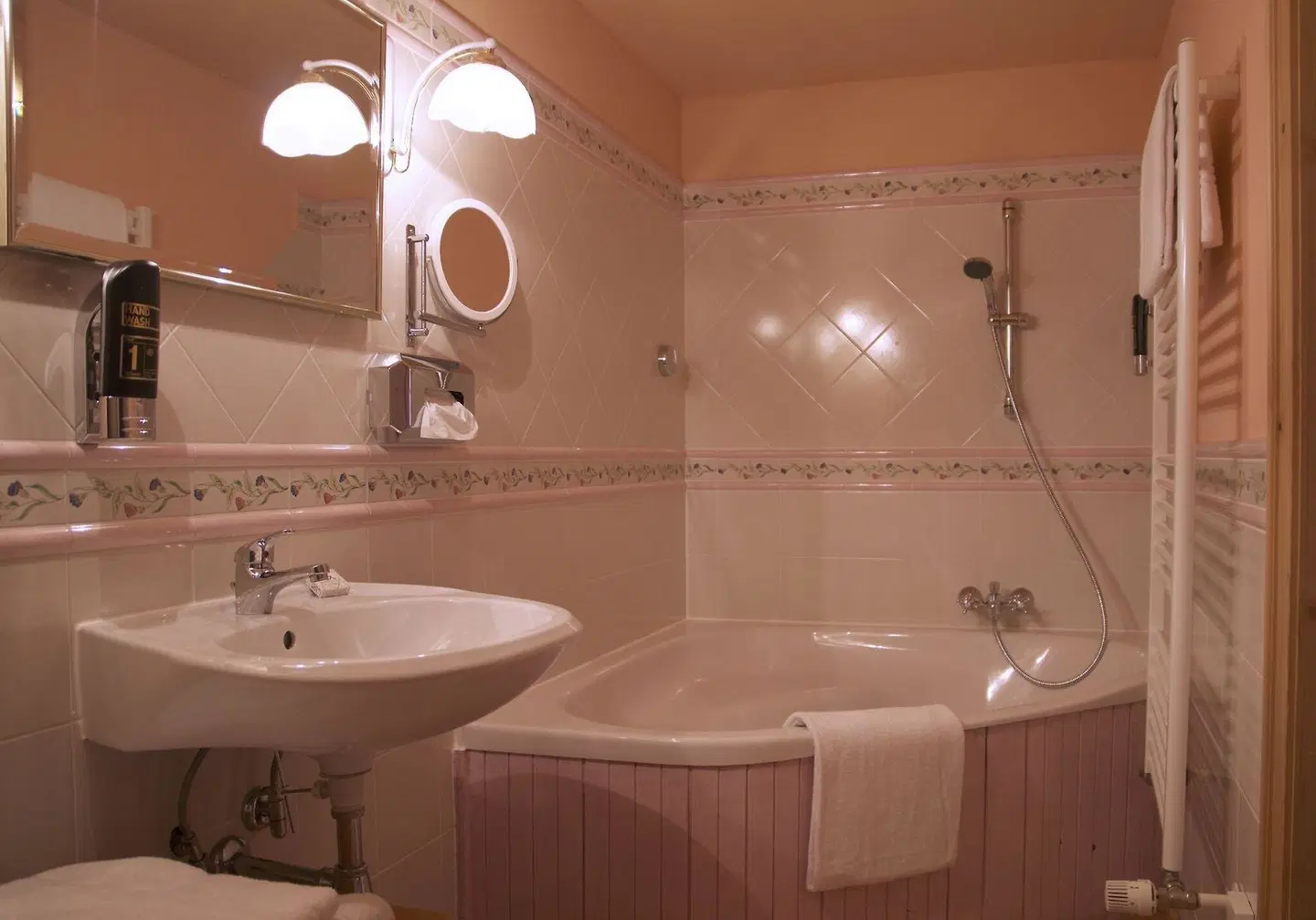 Hotel Kaiservilla Badezimmer
