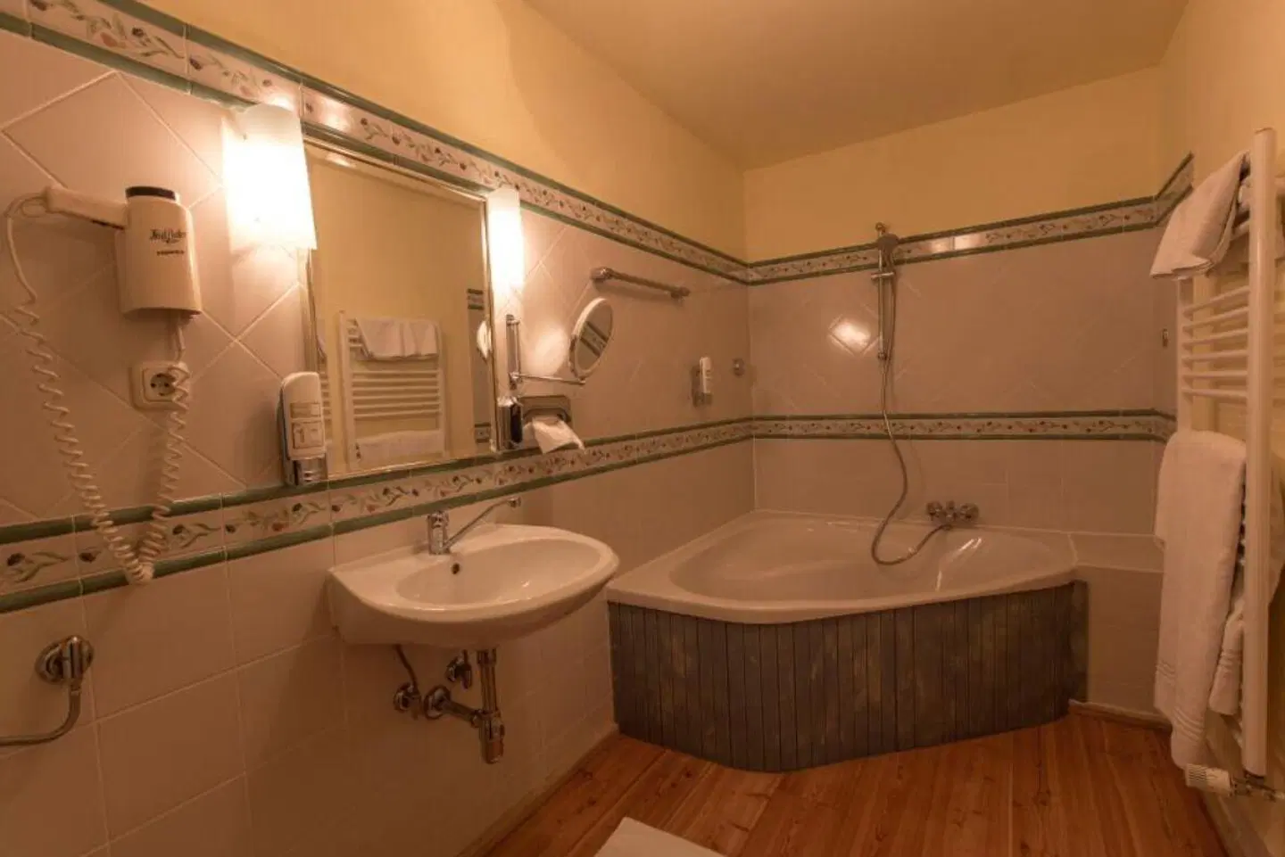 Hotel Kaiservilla Badezimmer