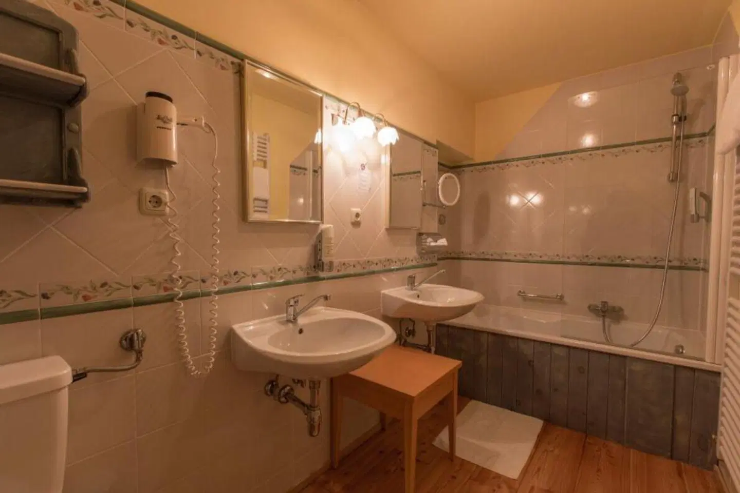 Hotel Kaiservilla Badezimmer