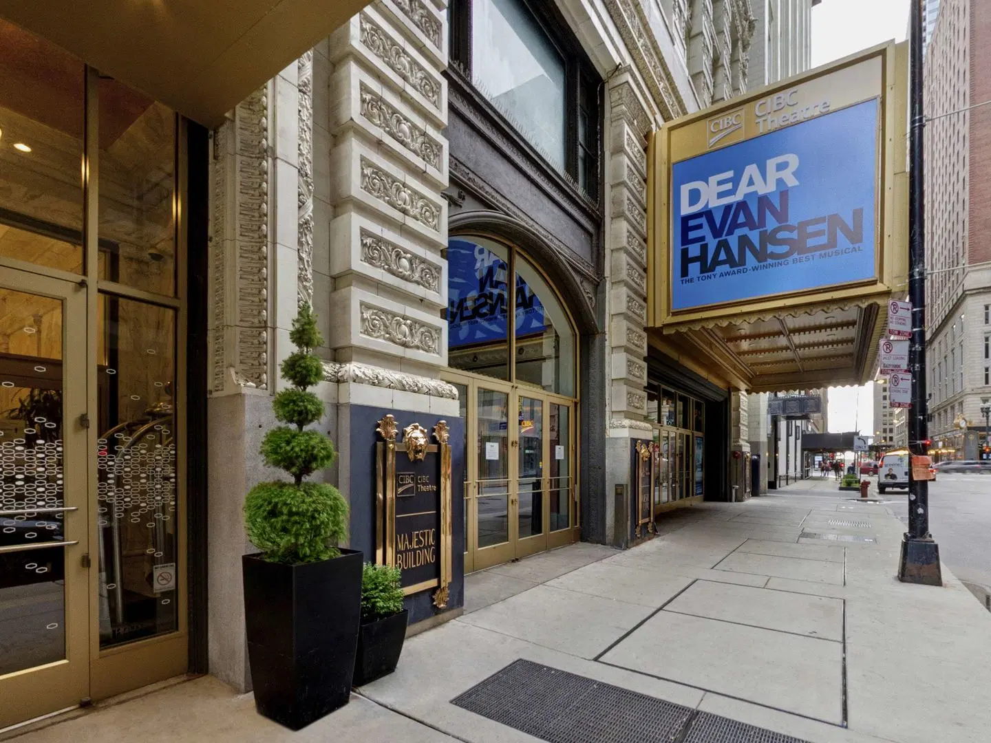 Hampton Inn Majestic Chicago Theatre District EXTERIOR