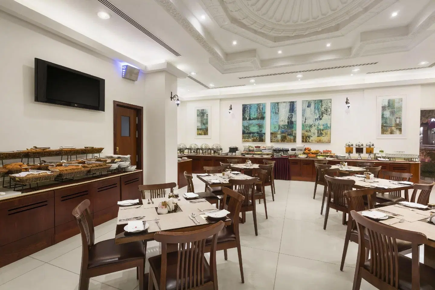 Ramada by Wyndham Beach Hotel Ajman Restaurant
