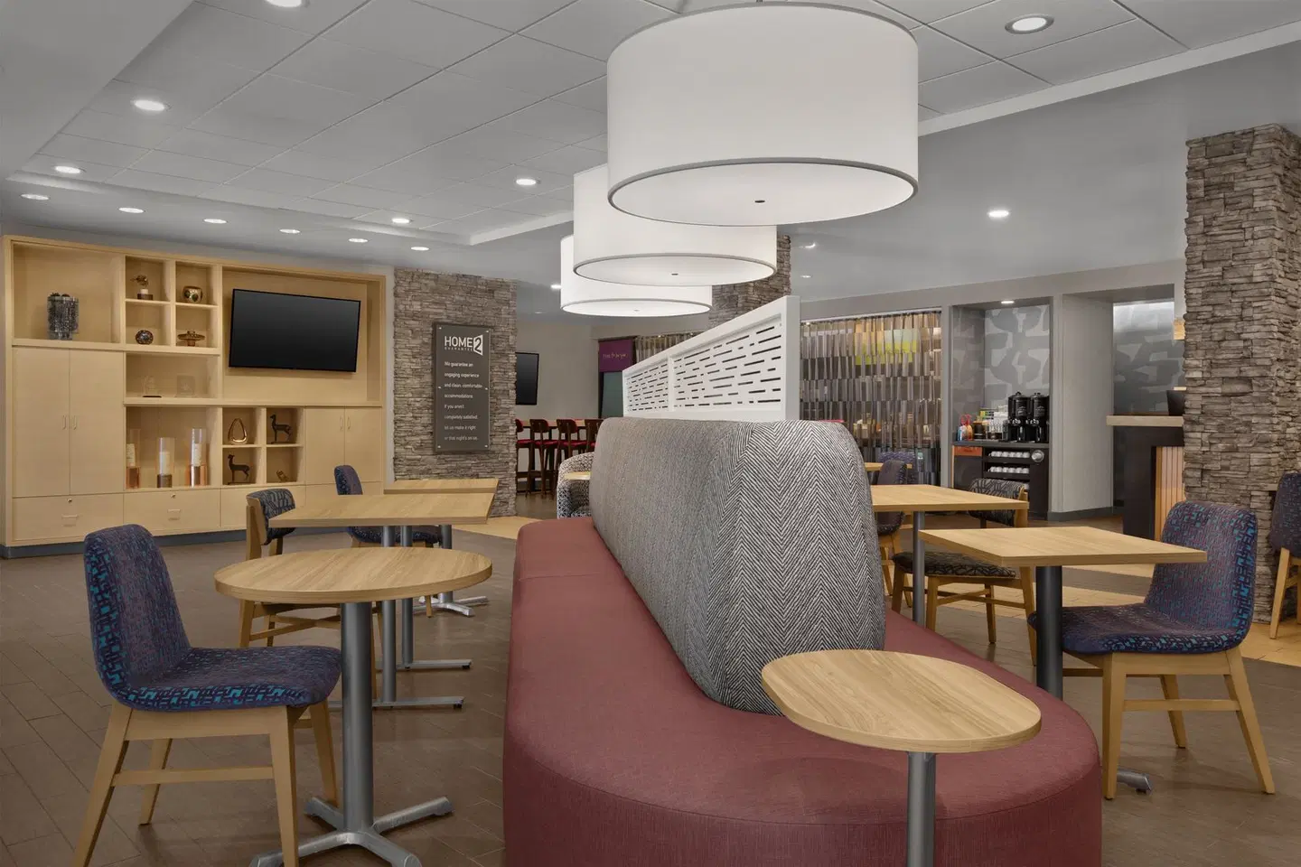 Home2 Suites by Hilton Anchorage/Midtown Bar