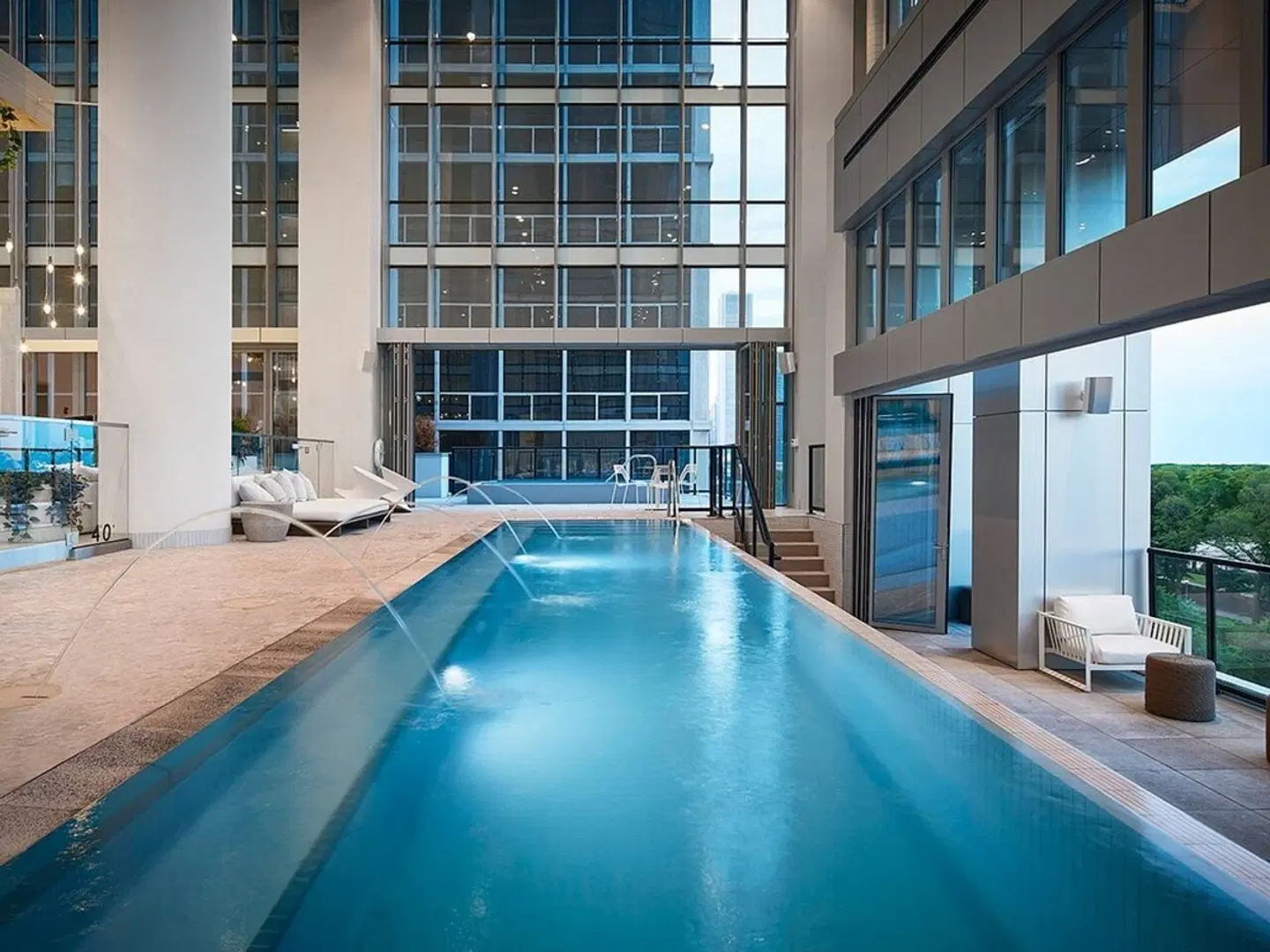 Sentral Michigan Avenue OUTDOOR_POOL