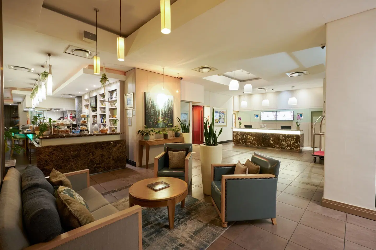 Protea Hotel by Marriott Cape Town North Wharf Bar