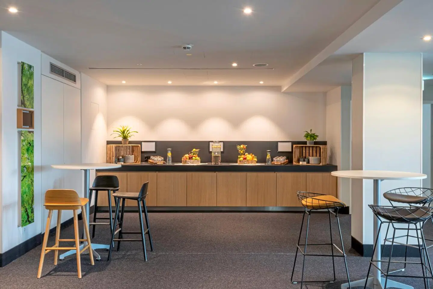 Holiday Inn Munich Leuchtenbergring - inklusive NFL Munich Ticket Bar