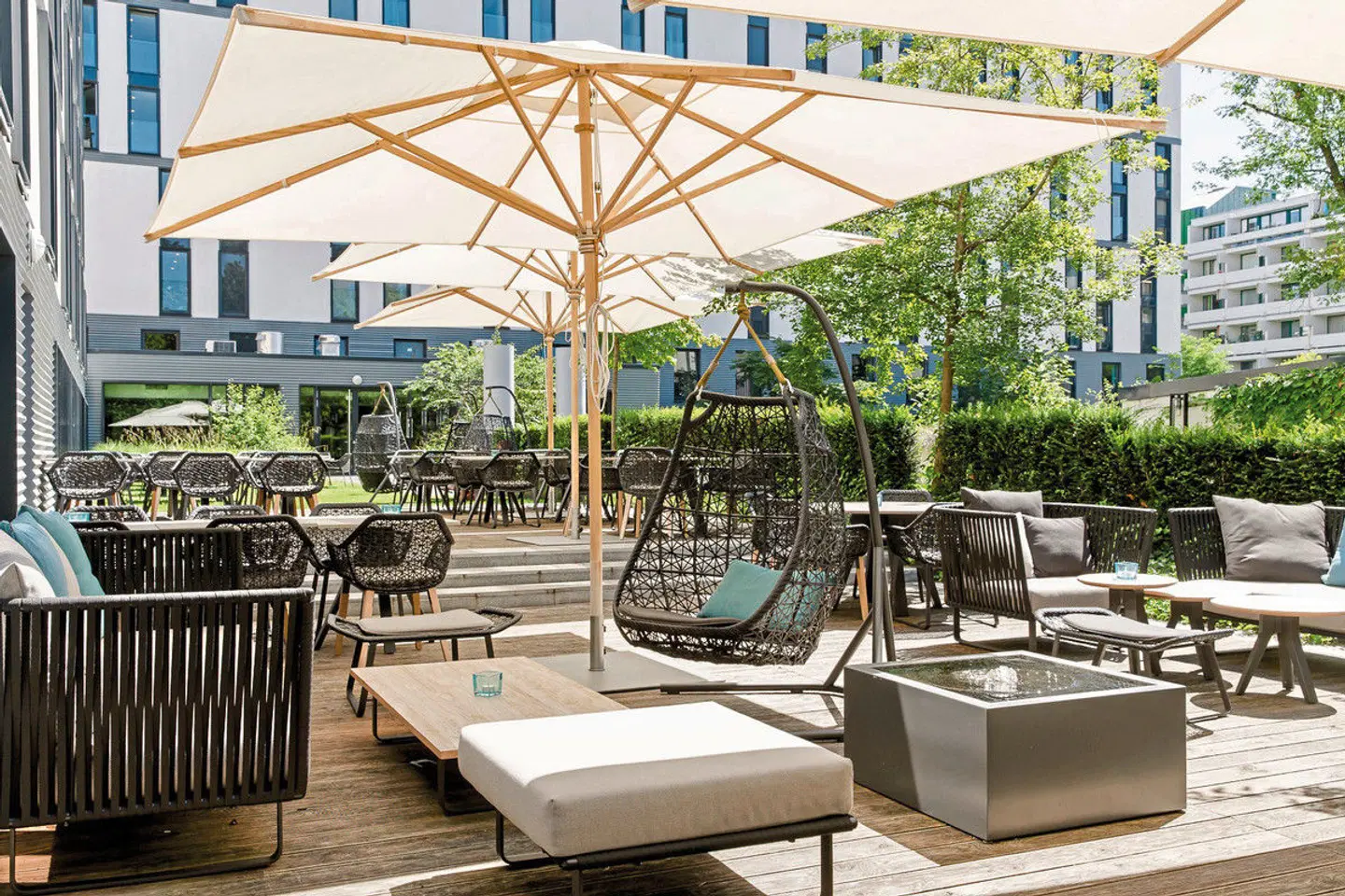 Motel One München Deutsches Museum - inklusive NFL Munich Ticket Terrasse