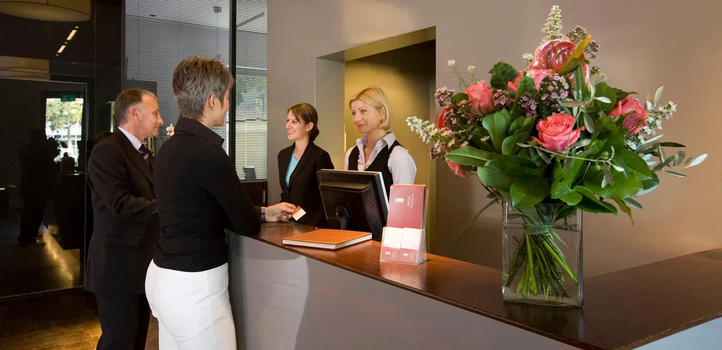 Hotel Konigstein PEOPLE
