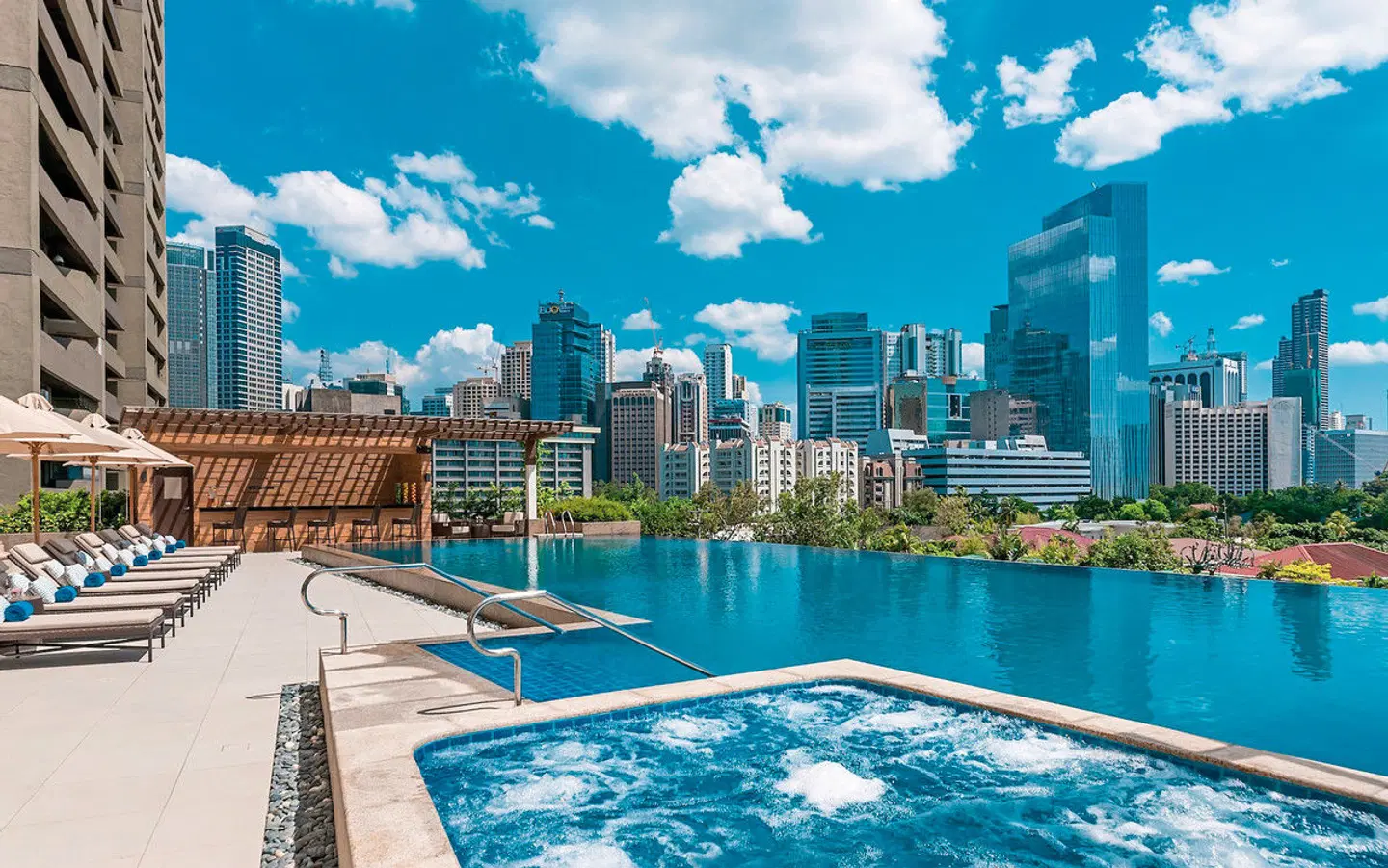 Discovery Primea Manila OUTDOOR_POOL