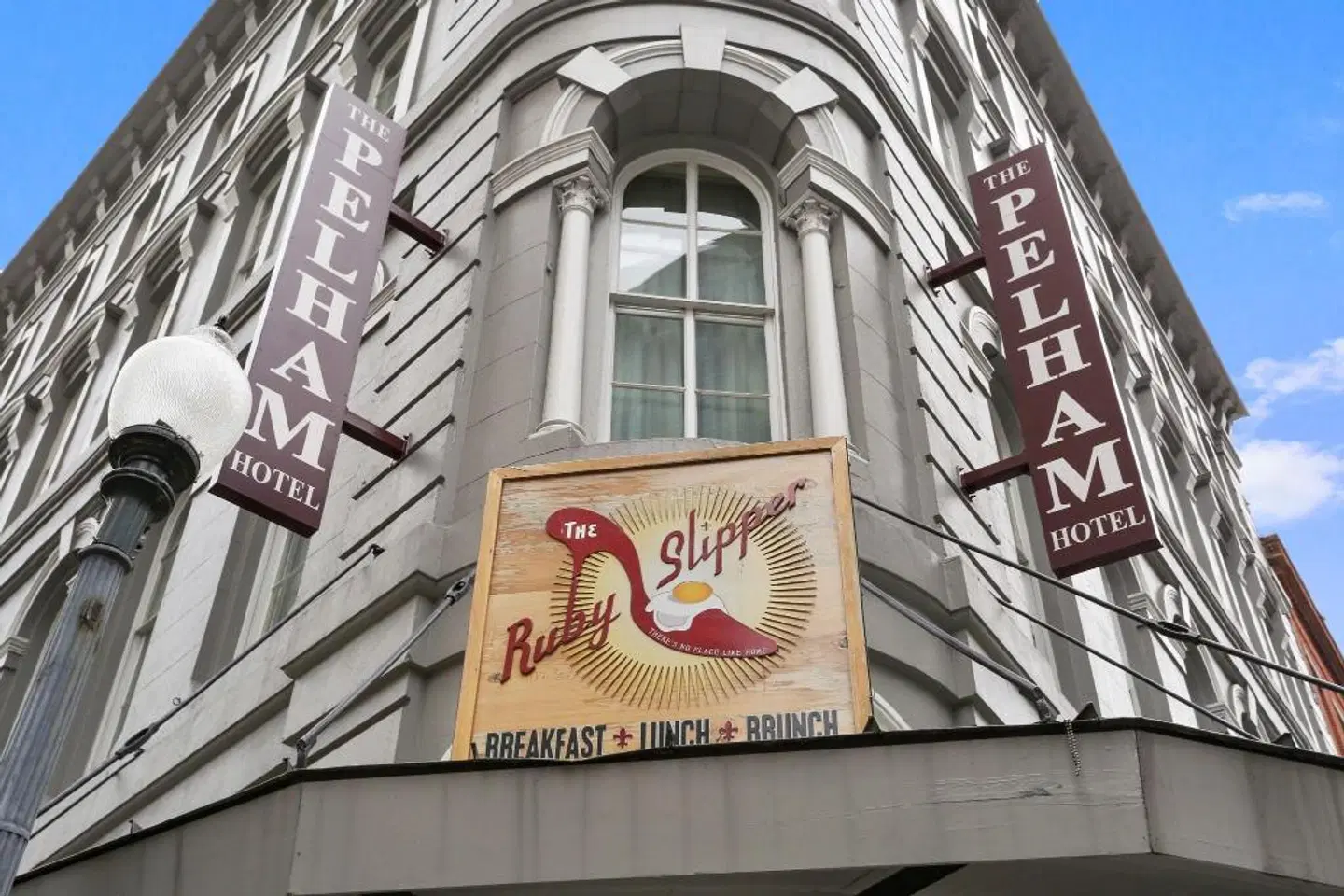 Pelham Hotel EXTERIOR