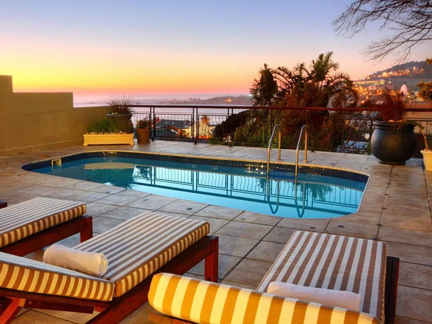 Balfour Place Guesthouse OUTDOOR_POOL