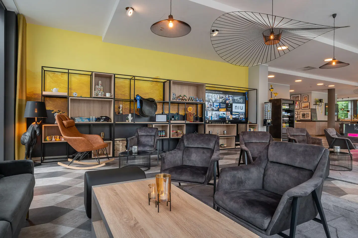 Holiday Inn - the niu, Fury Aschheim Messe LOUNGE_LOBBY