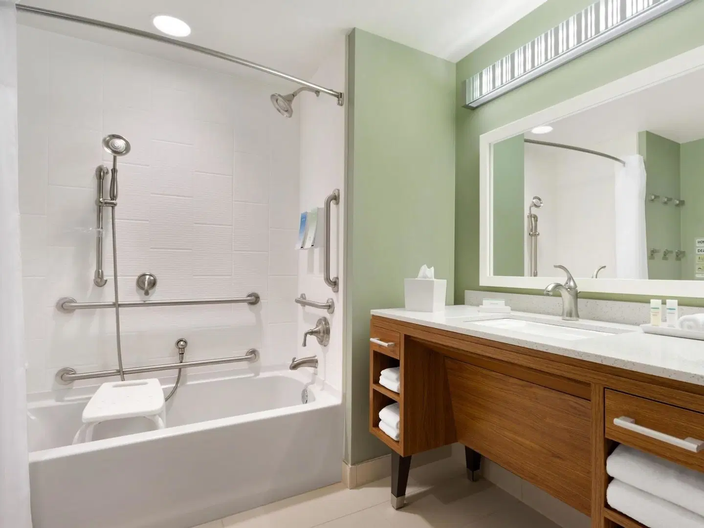 Home2 Suites by Hilton Joliet Plainfield Badezimmer