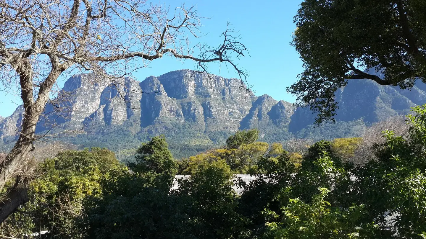 Riversong Guest House LANDSCAPE