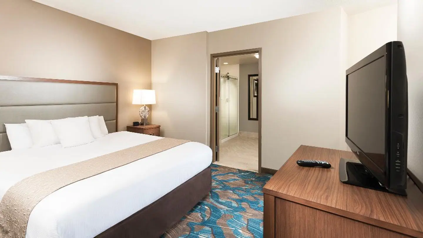 DoubleTree by Hilton West Palm Beach Airport ROOM_EXAMPLE