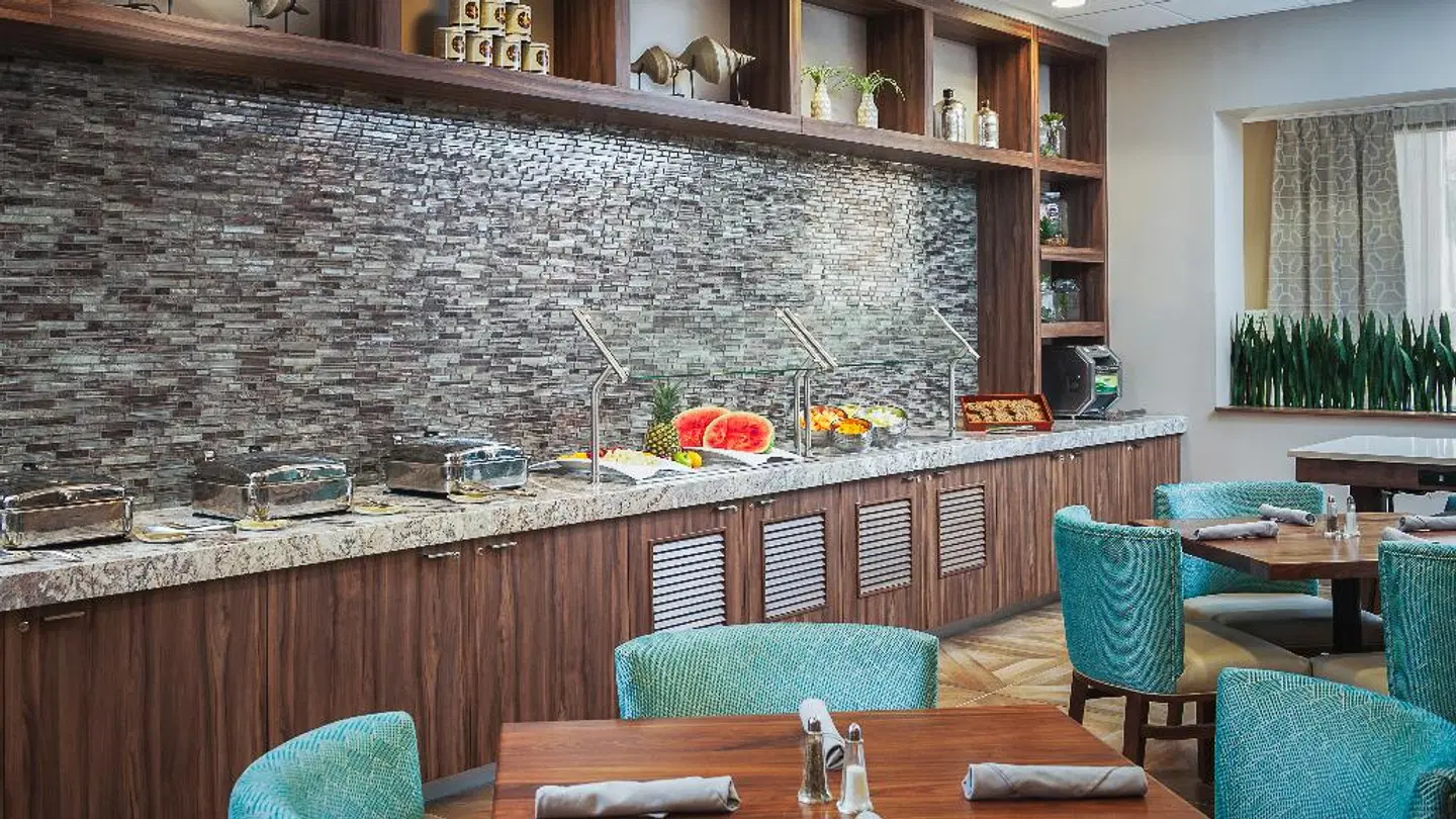 DoubleTree by Hilton West Palm Beach Airport Bar