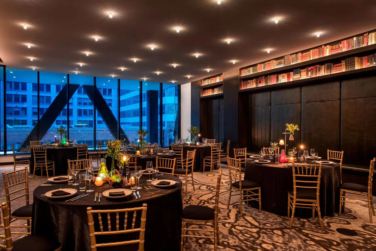 Hotel EMC2, Autograph Collection Restaurant