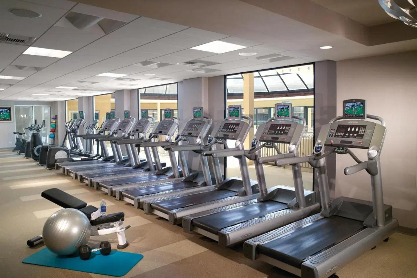 Marriott Chicago OHare SPORTS_AND_LEISURE