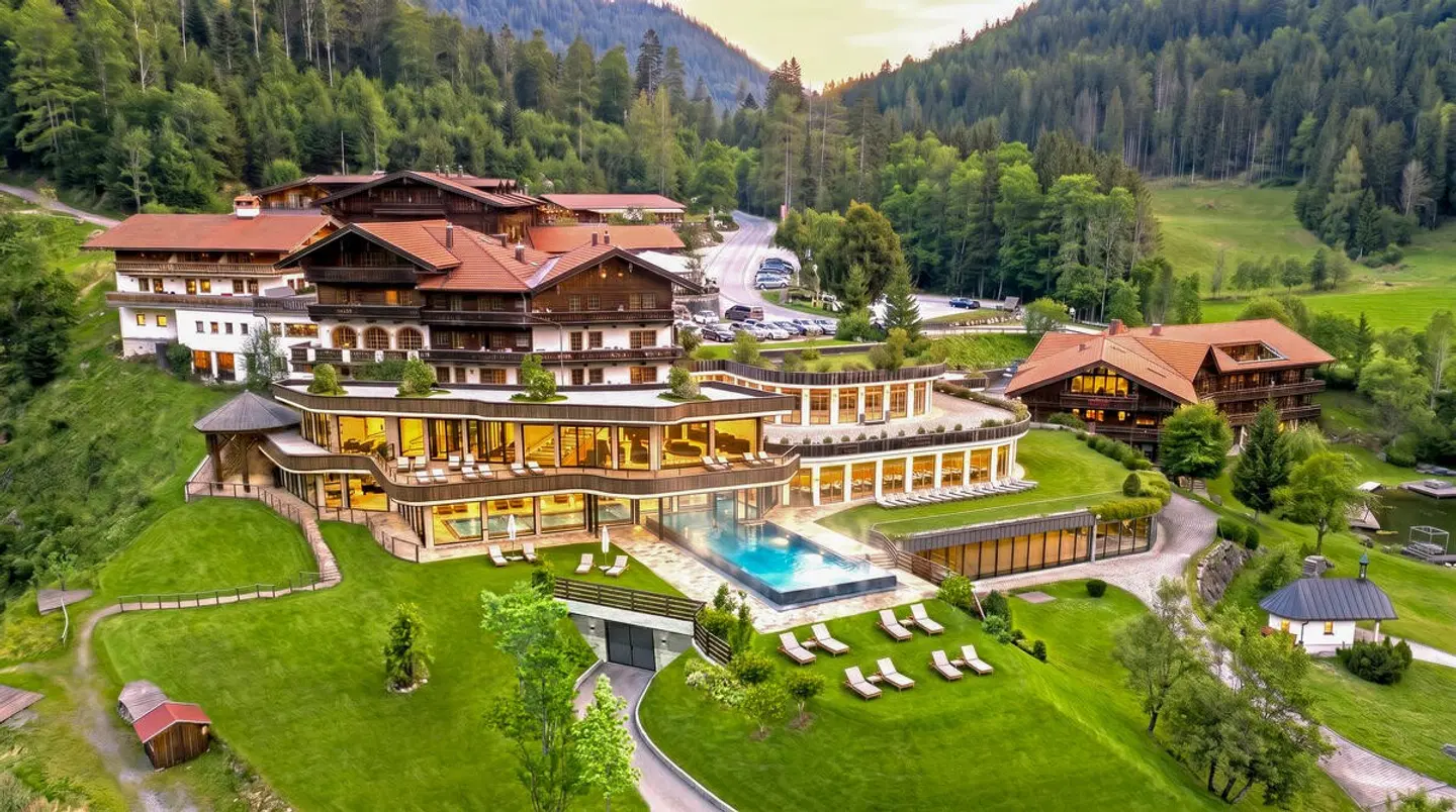 Hotel Feuriger Tatzlwurm EXTERIOR